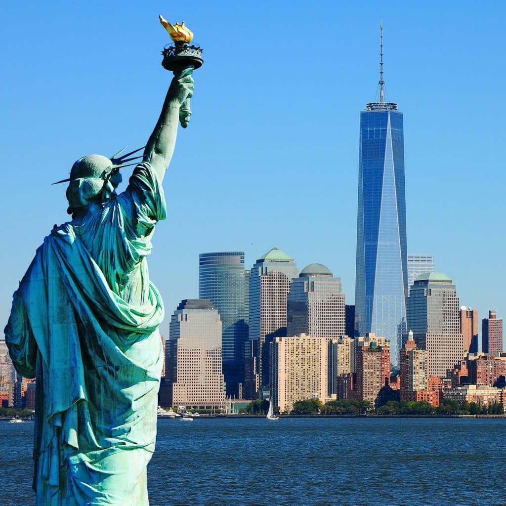 Statue of Liberty & Ellis Island: Entry Ticket + Roundtrip Ferry from Manhattan