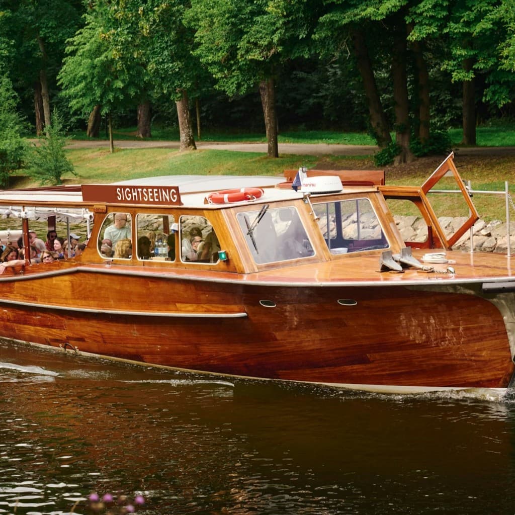 Stockholm: Guided Archipelago Wooden Boat Tour