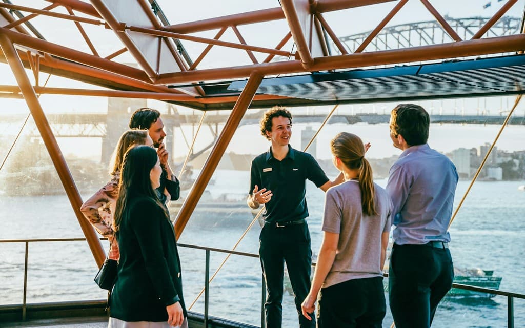 Sydney Opera House Guided Walking Tour (Mandarin Guided Tour + Meal & Drinks)