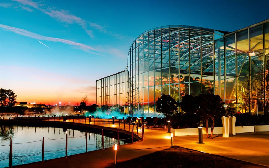 Therme Bucharest Night Experience with Transfers (Therme Bucharest Night Experience with Transfers)