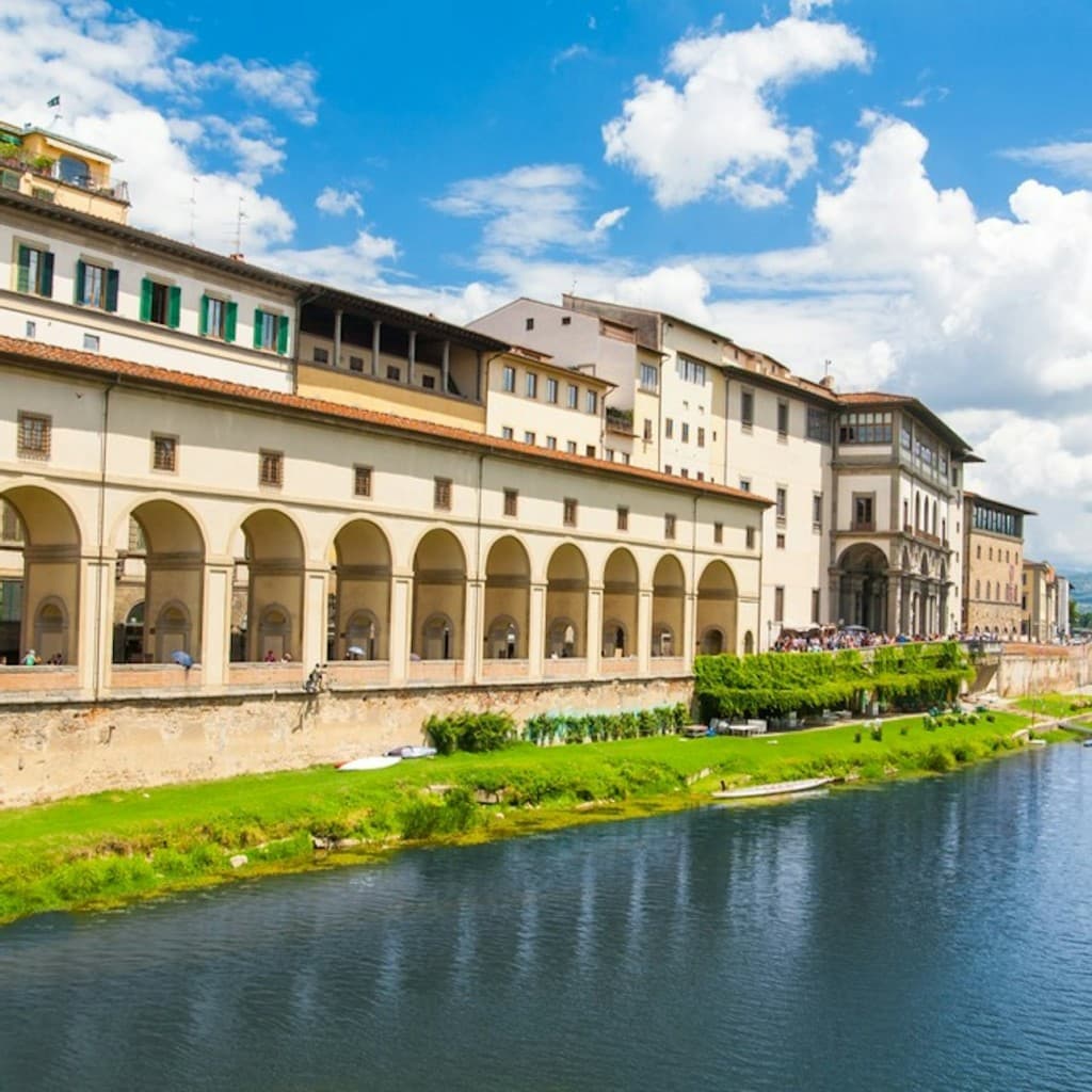 Uffizi Gallery: Reserved Entry + Small Group Guided Tour