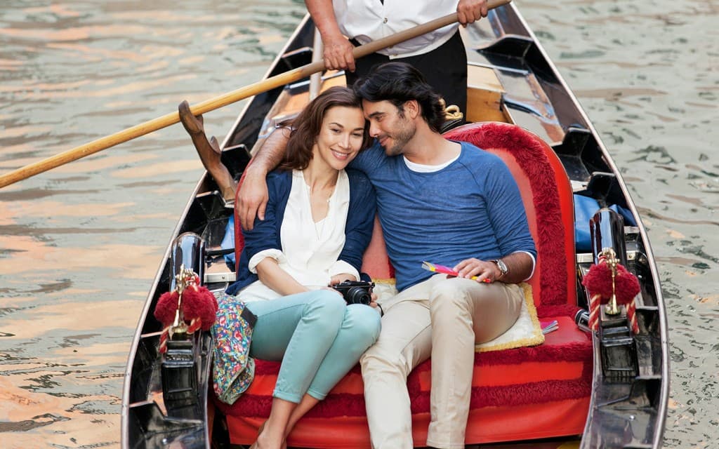 Venice Private Gondola Ride (Private Gondola Ride with Serenade)