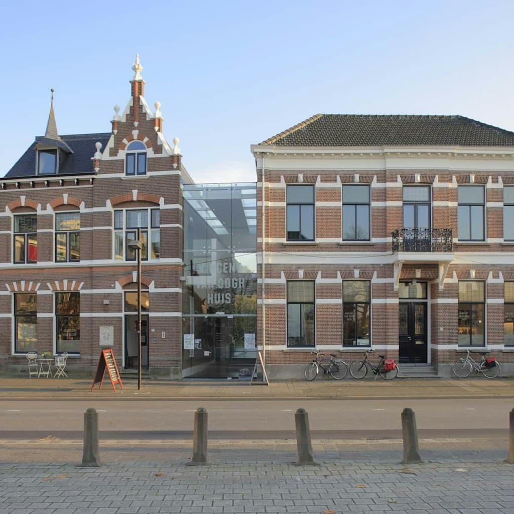 Vincent van Gogh House: Entry Ticket + Audio Guide - Entrance Ticket + Booklet + Drink