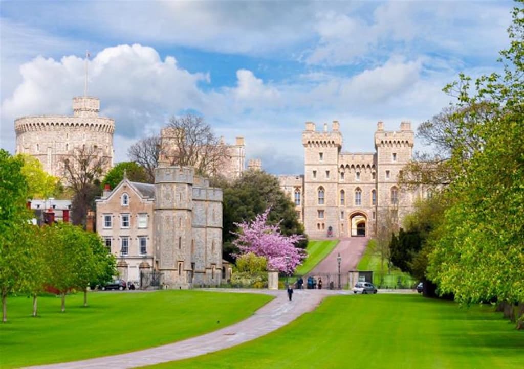 Windsor Castle, Stonehenge, and Roman Baths Tour from London (Windsor Castle, Stonehenge, and Roman Baths Tour from London (English))