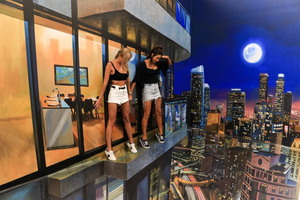 World of Illusions (World of Illusions - Admission to Giant's House + Upside Down House)